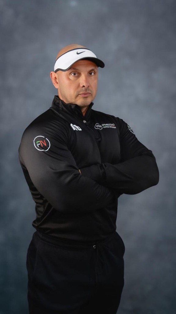 Retrato de Alcides Sira, preparador físico y coach IFBB